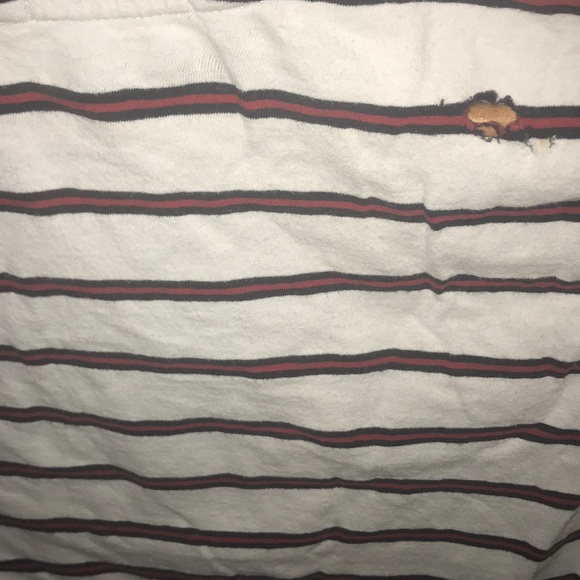 white and red striped shirt sleeve tee - Picture 3 of 4